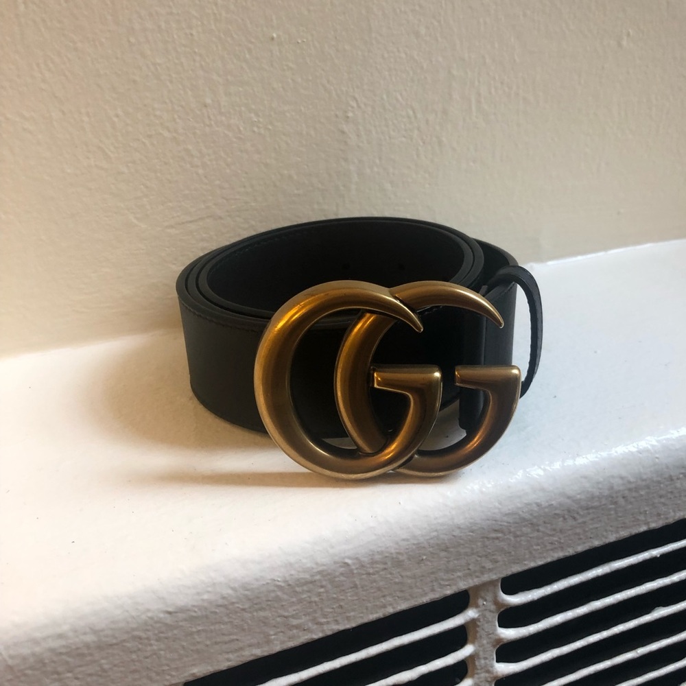 Women’s Gucci Leather Belt with Double G- Black